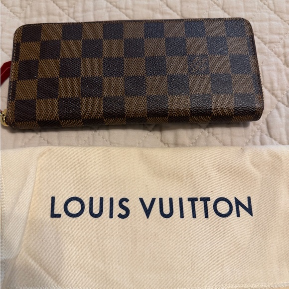 Authentic Louis Vuitton Damier Ebene Clemence Wallet EUC with receipt - Picture 3 of 7